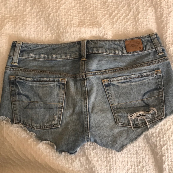 Light blue American eagle distressed denim shorts - Picture 2 of 4